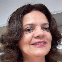 Kacianni Ferreira é professora, escritora e revisora. Graduada em Educação Artística. Especialista em Educação . Especialista em Cultura e Arte.
